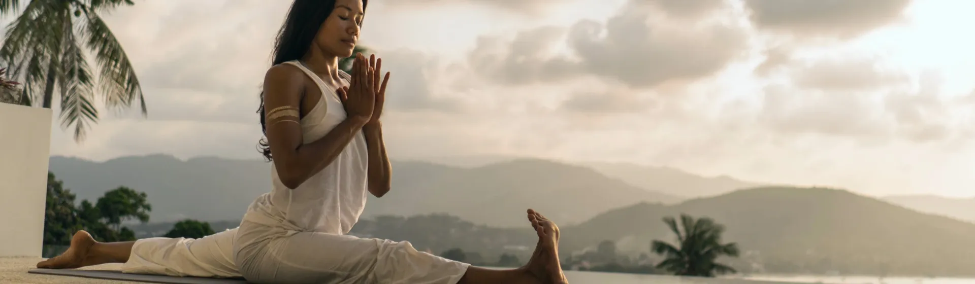 Kundalini Yoga: o que é e como funciona a prática com foco espiritual