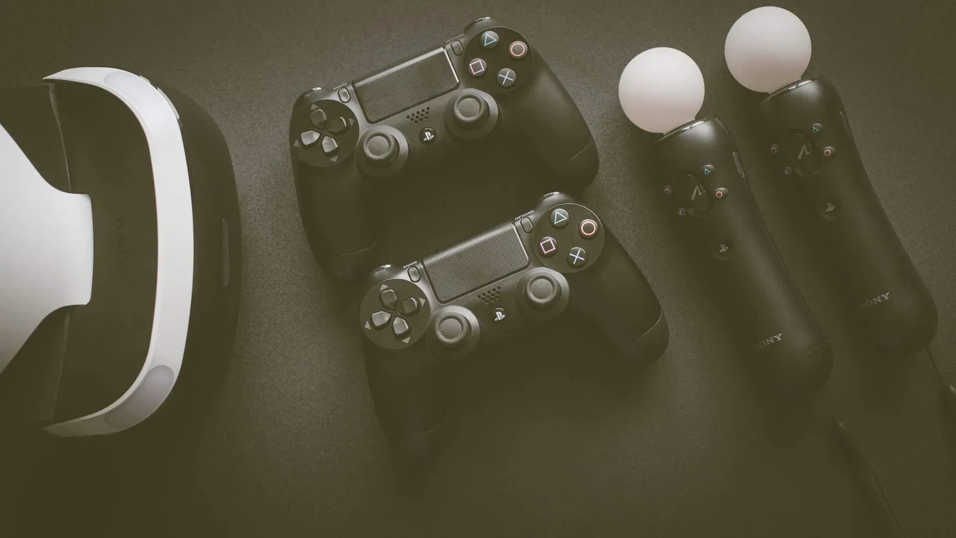 99%” dos jogos de PS4 testados serão compatíveis com PS5, diz CEO