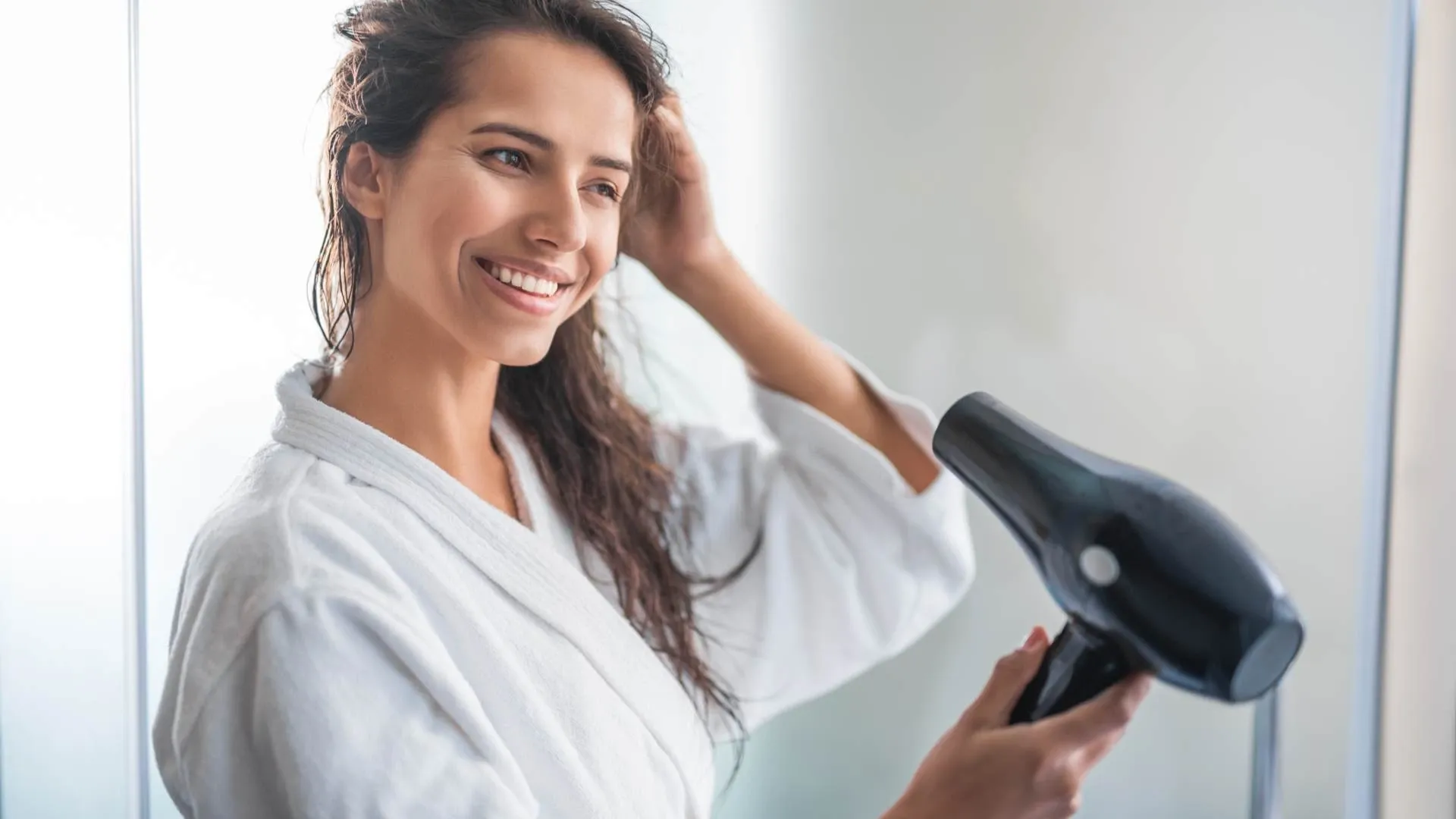 Tipos de secador de cabelo: entenda o que é e para que serve cada