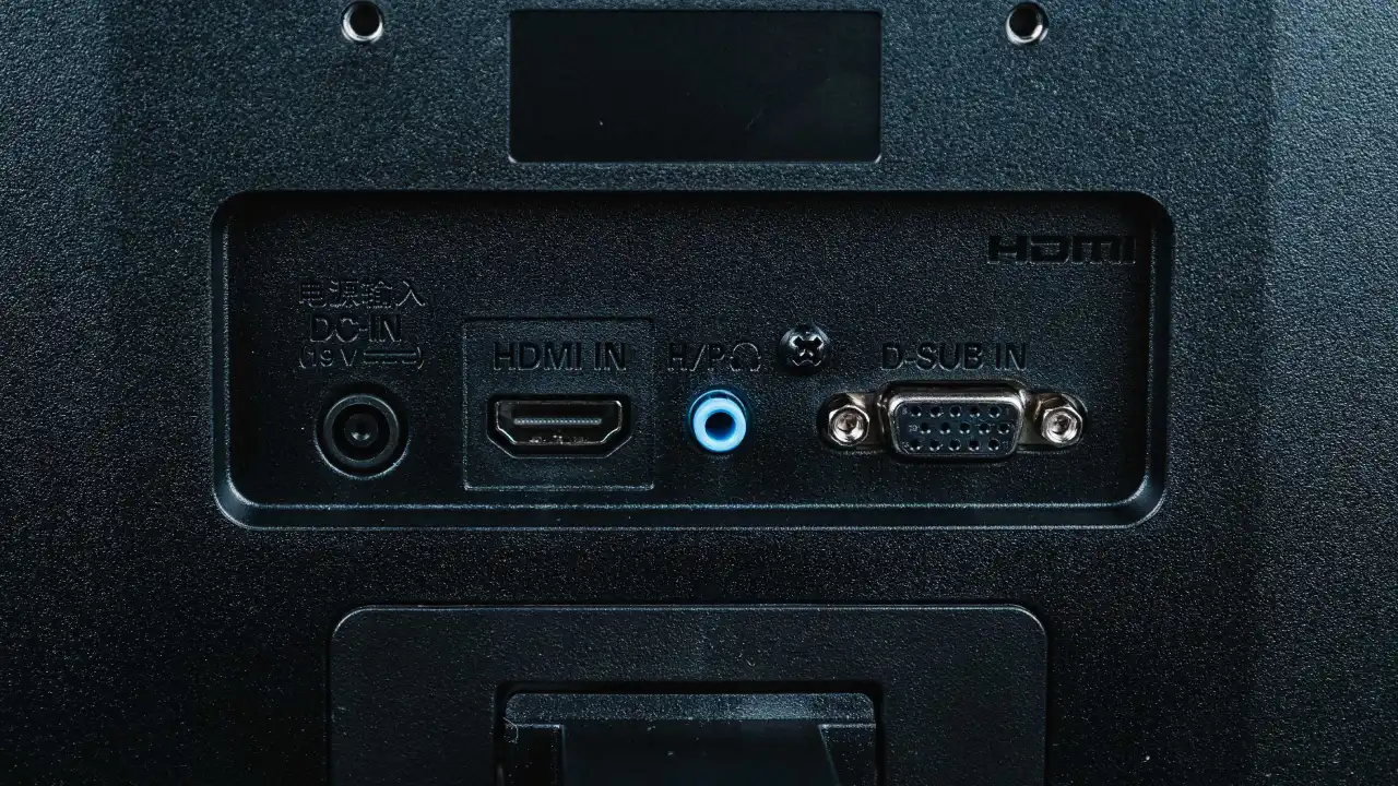 Parte de trás do monitor LG 24MK430H
