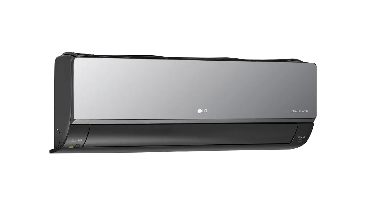 Modelo LG Dual Inverter Voice Nano com acabamento espelhado
