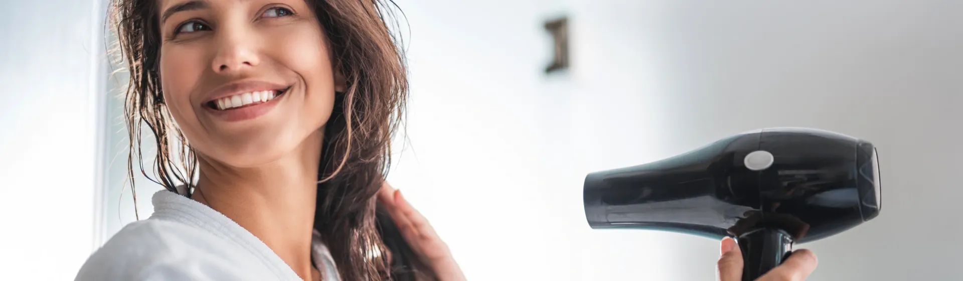 Secador de cabelo bivolt: 5 opções para você não se preocupar