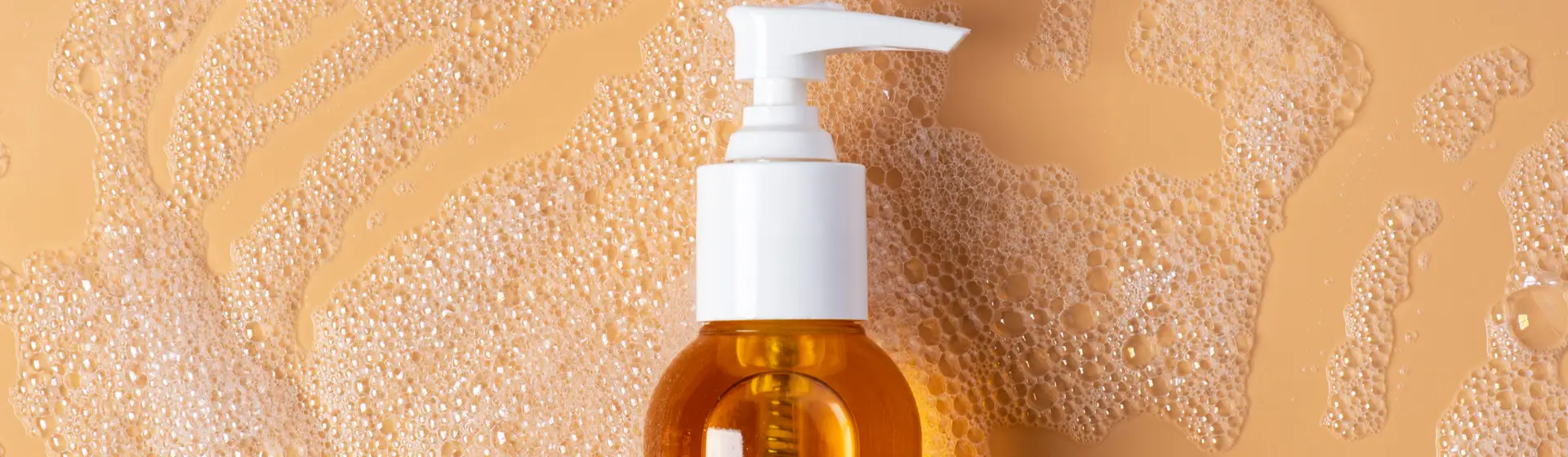 Cleansing oil: o que é e como usar na limpeza da pele