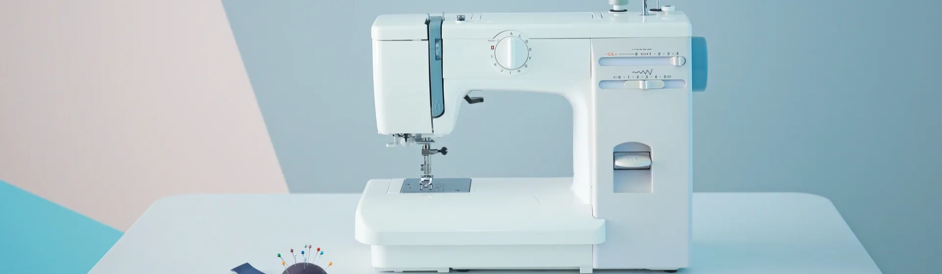 Capa do post: Melhor máquina de costura Janome em 2022: veja opções