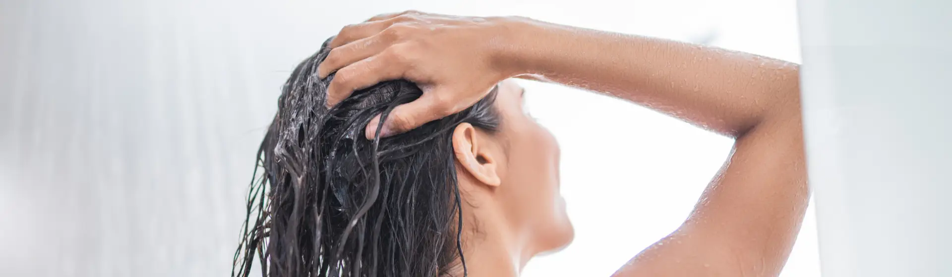 Capa do post: Shampoo Vichy: veja as 6 principais opções da marca para os cabelos