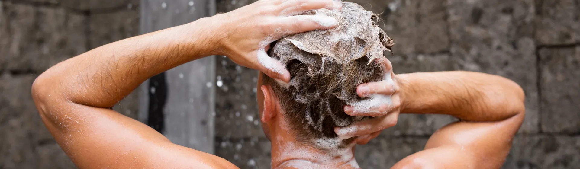Capa do post: Shampoo masculino: 8 melhores opções para cuidar dos fios