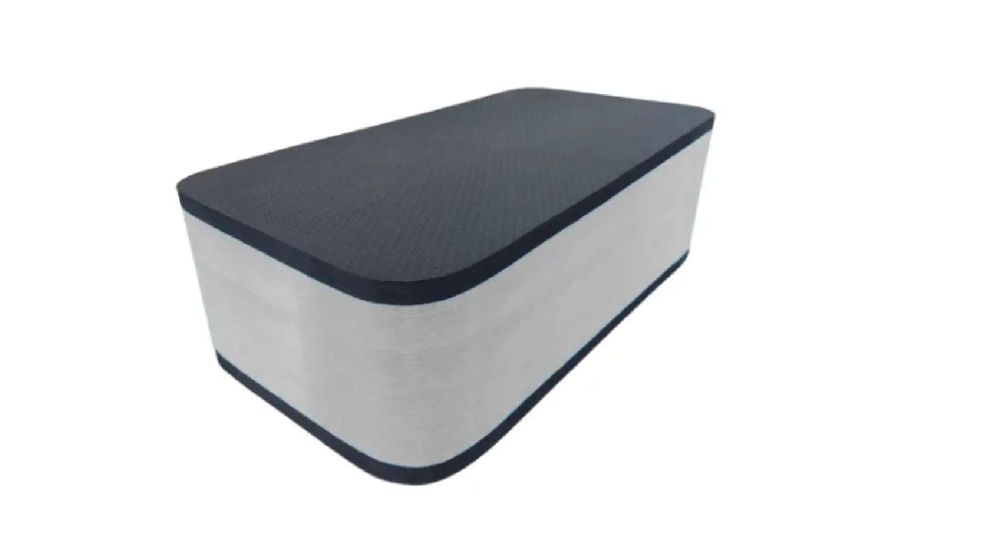 Step branco com detalhes em preto em fundo branco