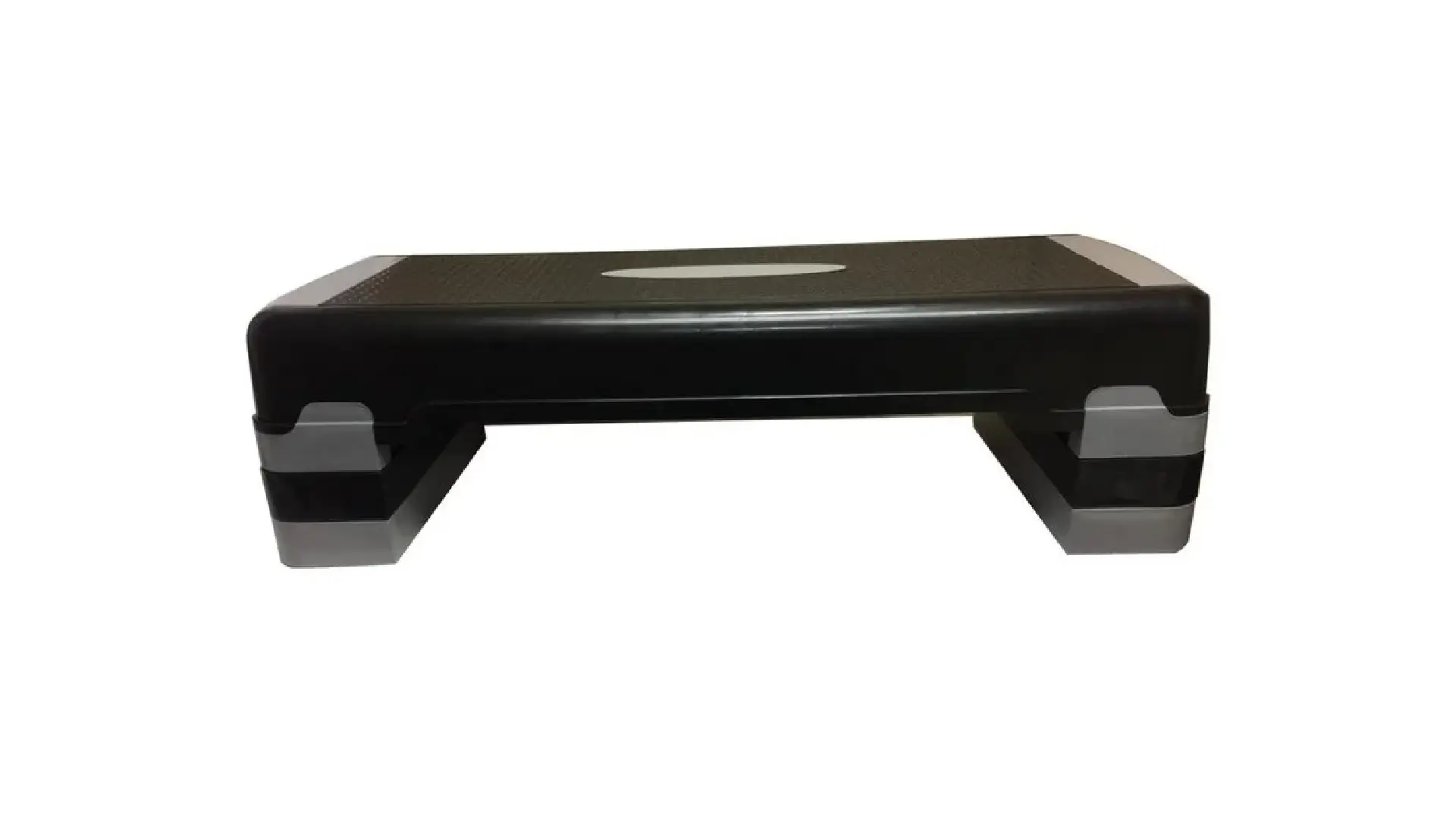 Step preto com detalhes cinzas em fundo branco