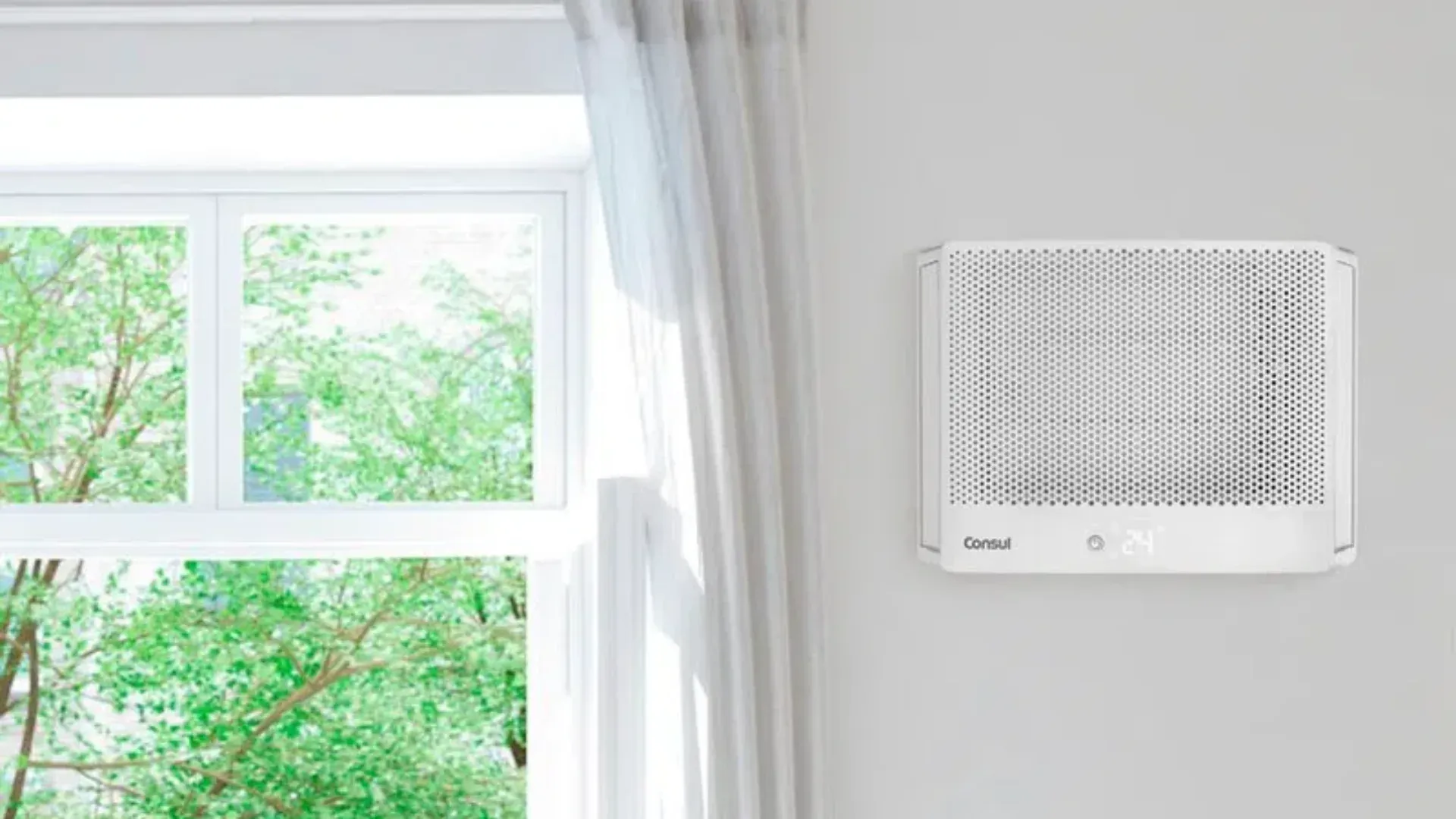 Ar-condicionado de janela consul branco instalado na parede