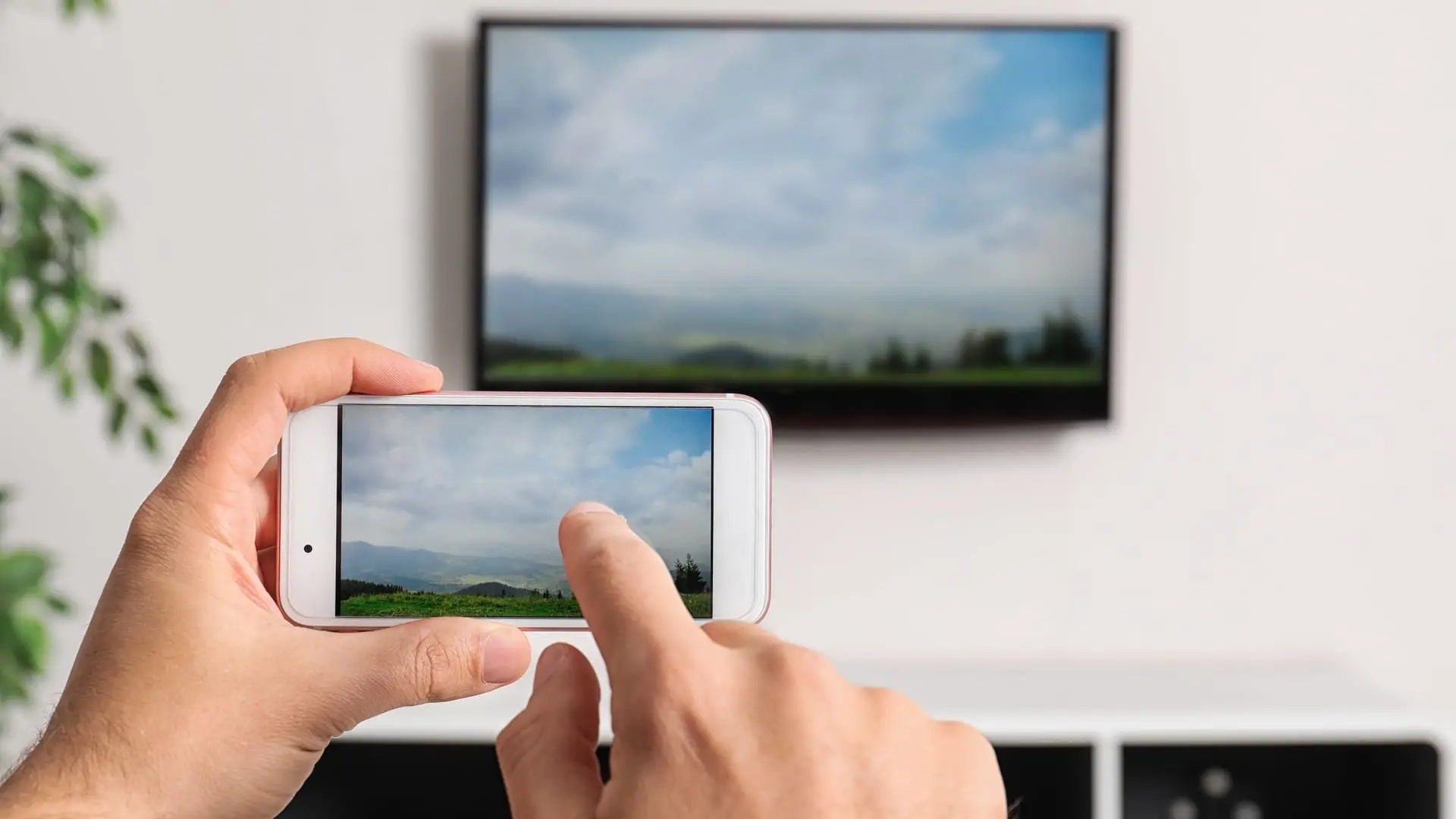 As Top 3 Maneiras de Conectar e Espelhar o iPhone para Panasonic TV