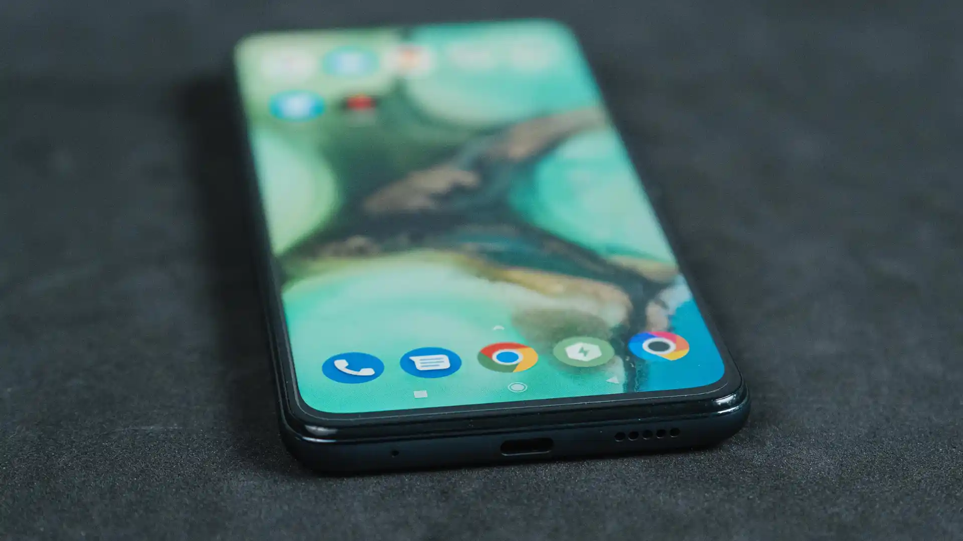 Alto-falante na parte de baixo do Poco X3 GT