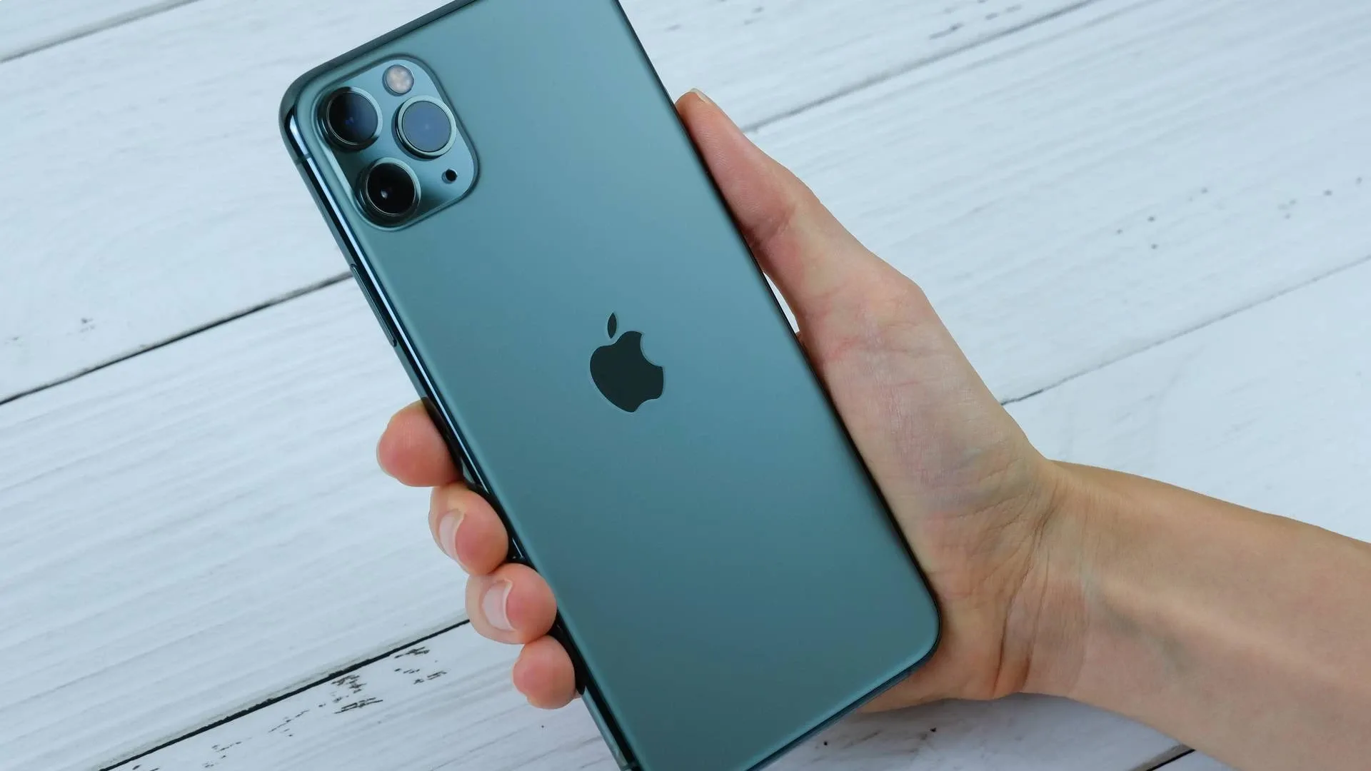 iPhone 12 vs iPhone 11: qual celular Apple vale mais a pena?