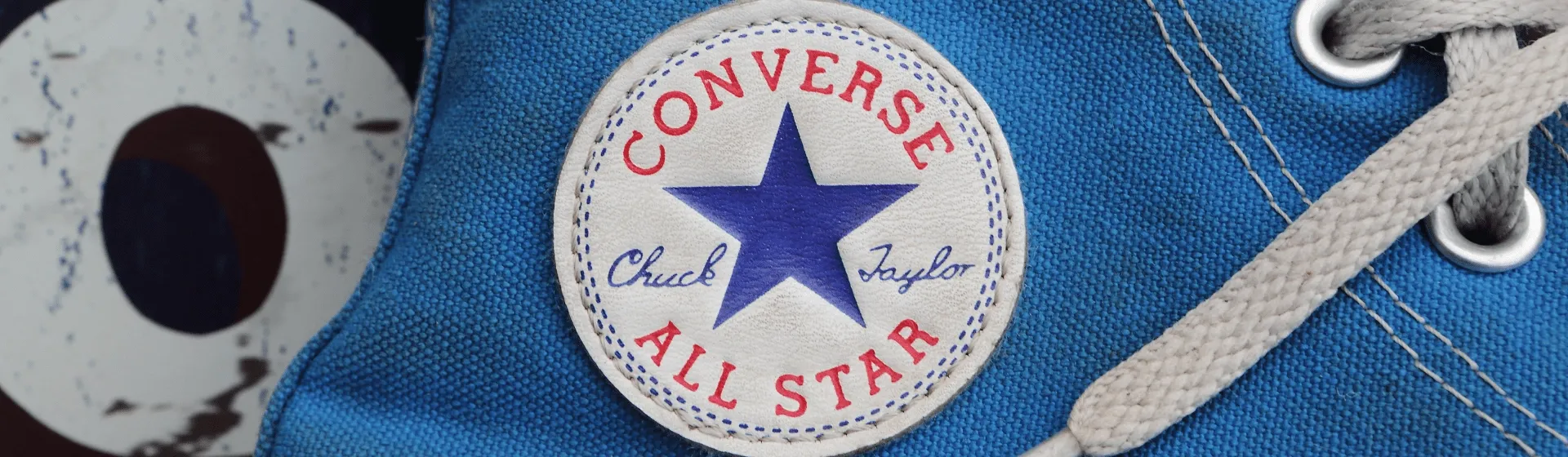 Tênis tradicional all star Converse Chuck Taylor Preto Couro em Promoção na  Americanas