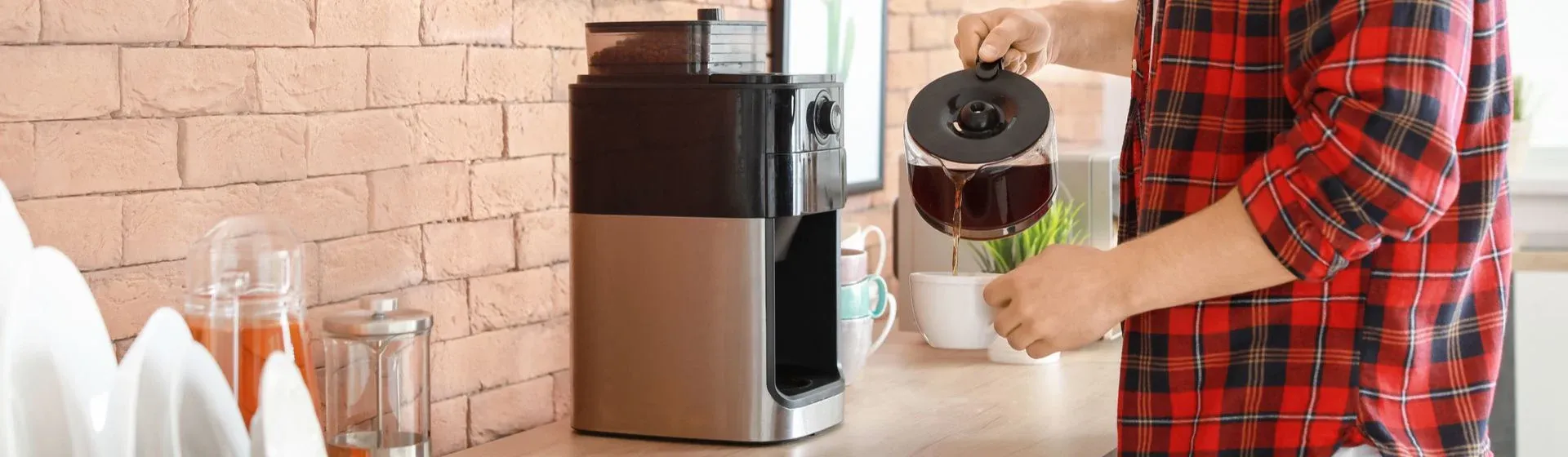 Capa do post: Como fazer café na cafeteira elétrica? Confira o passo a passo!