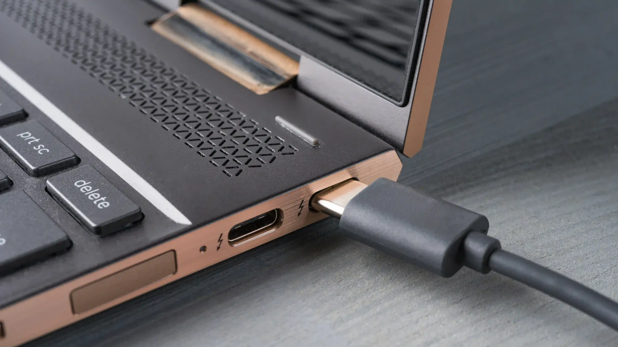 Entrada Thunderbolt em um notebook