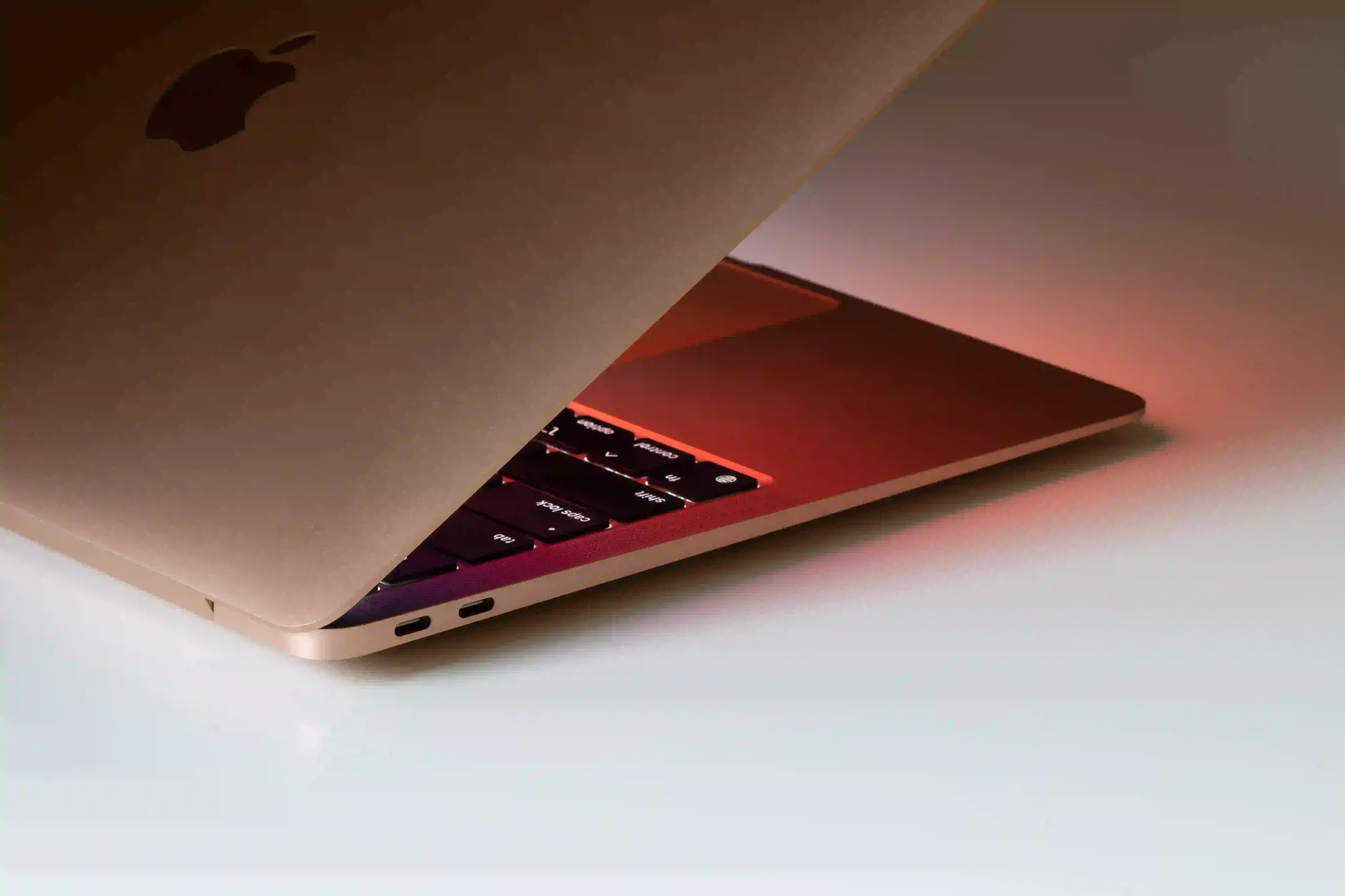 MacBook Air M1 de 16GB: análise de preço, desempenho e mais MacBook Air M1 de 16GB: análise de preço, desempenho e mais