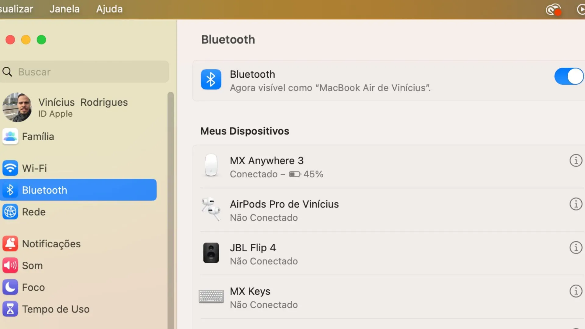 Print mostra tela de um computador com opções de ajustes do Bluetooth