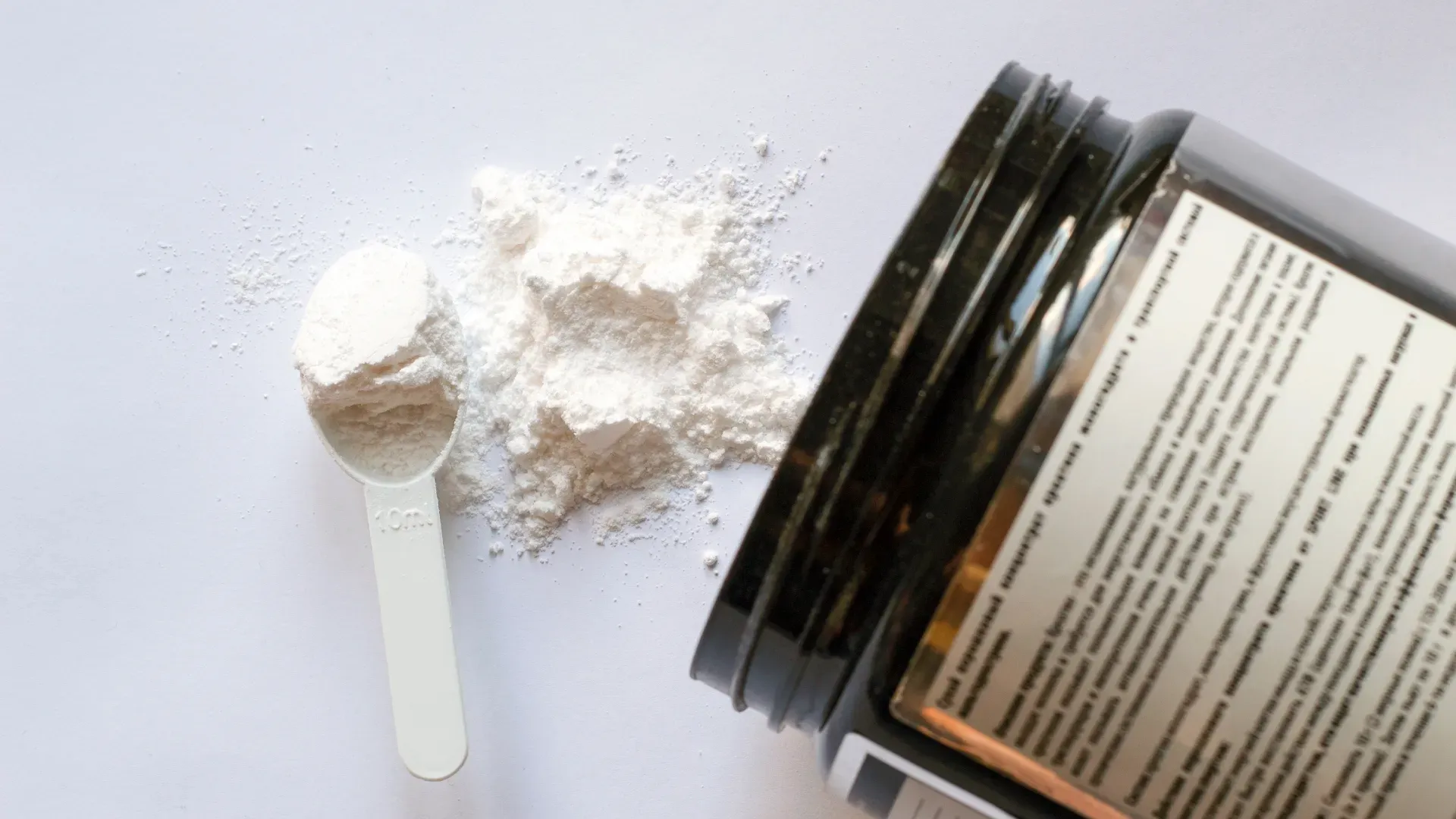 Imagem ilustra uma das opções de creatina barata em destaque