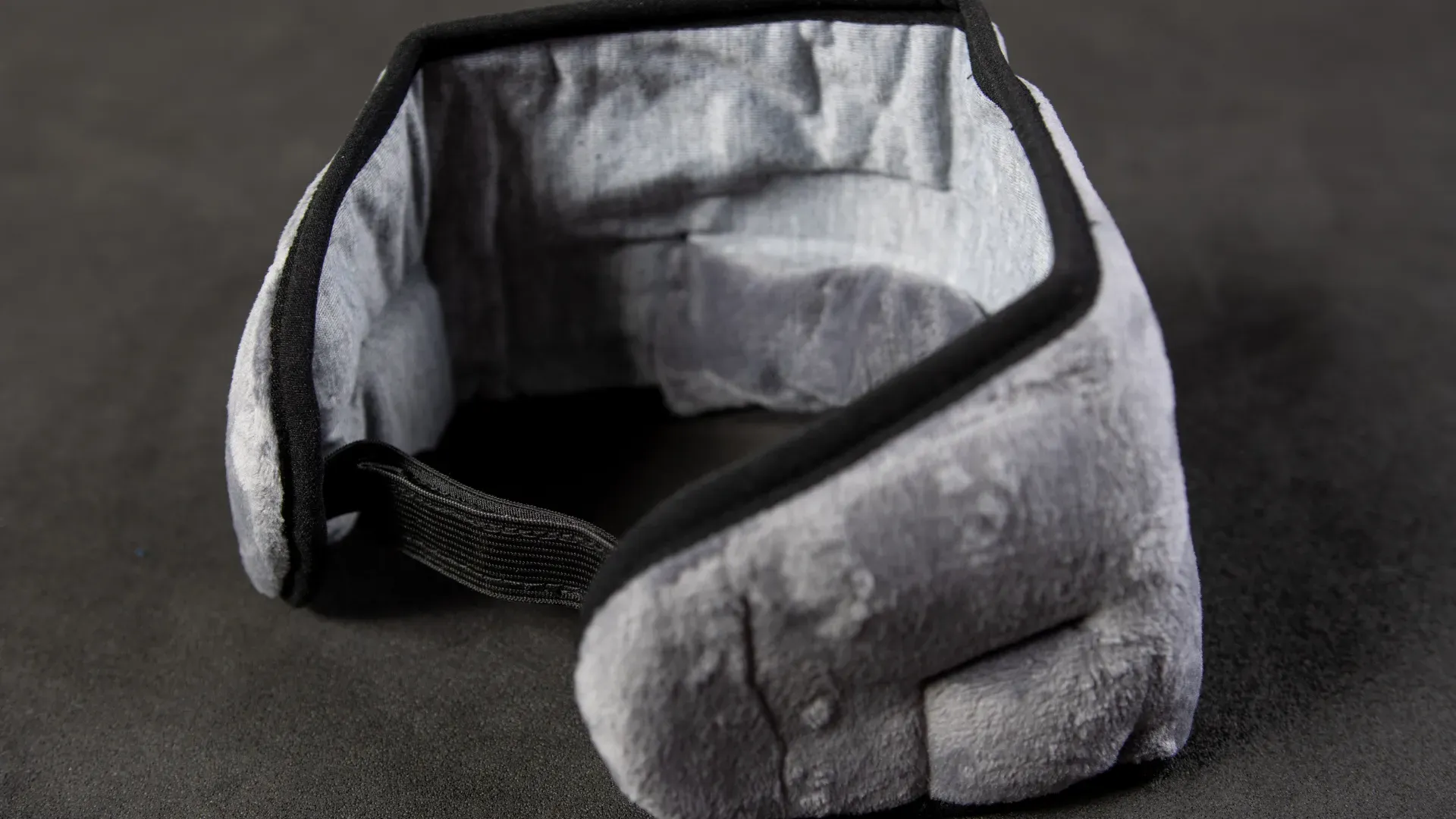 A máscara de dormir Bluetooth é muito confortável, mas tem seus pontos de atenção