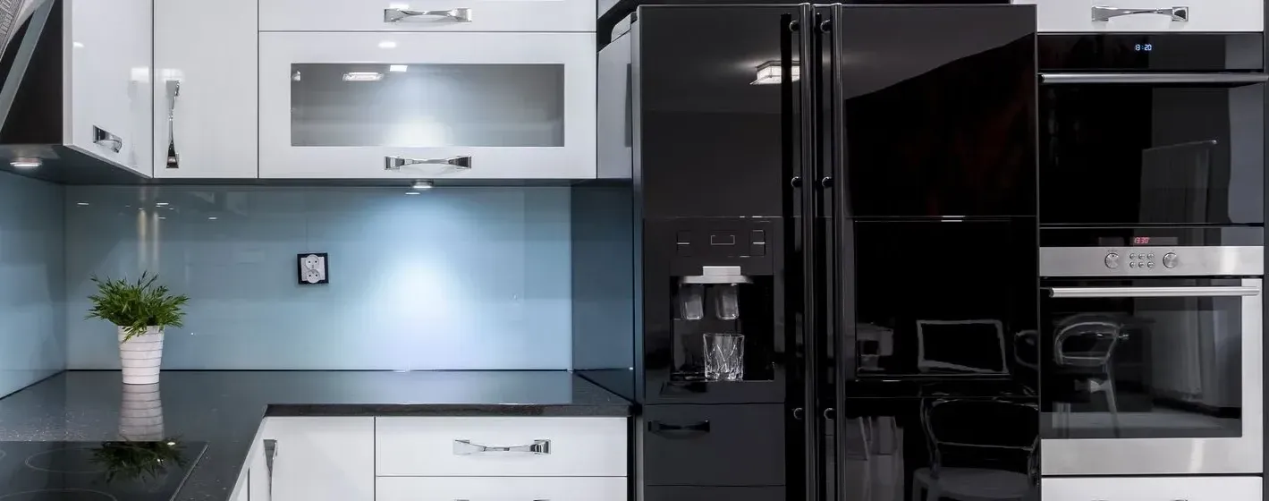 Capa do post: Geladeira preta: as melhores opções para modernizar sua cozinha
