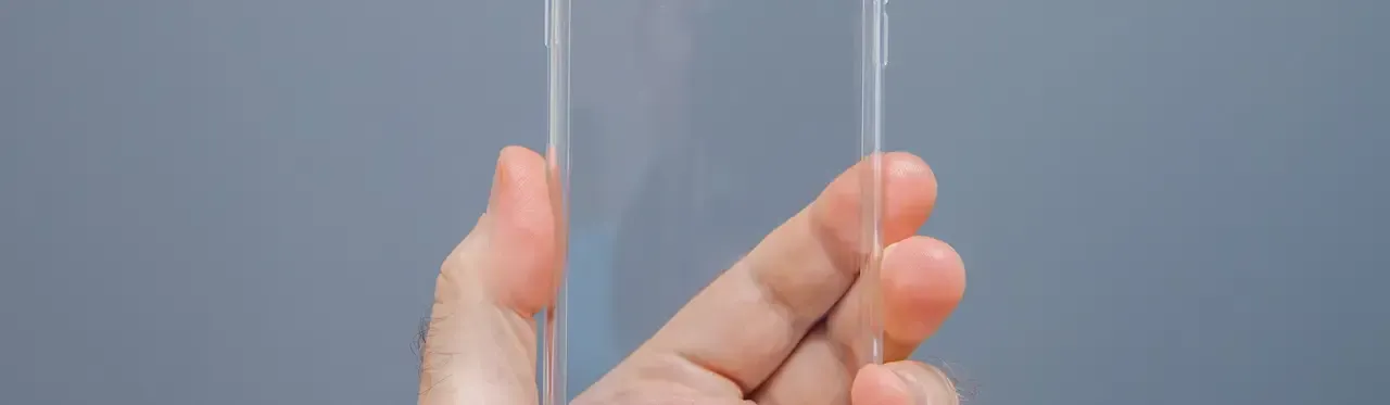 Capa do post: Aprenda como limpar capinha transparente