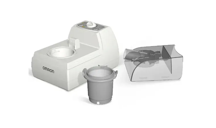Imagem do Nebulizador Omron Elite U701 desmontado, mostrando a base, o copo de medicamento e a máscara.