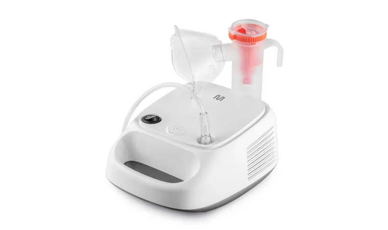 Imagem do Nebulizador Multilaser Nebplus com máscara, tubo de ar e copo de medicamento