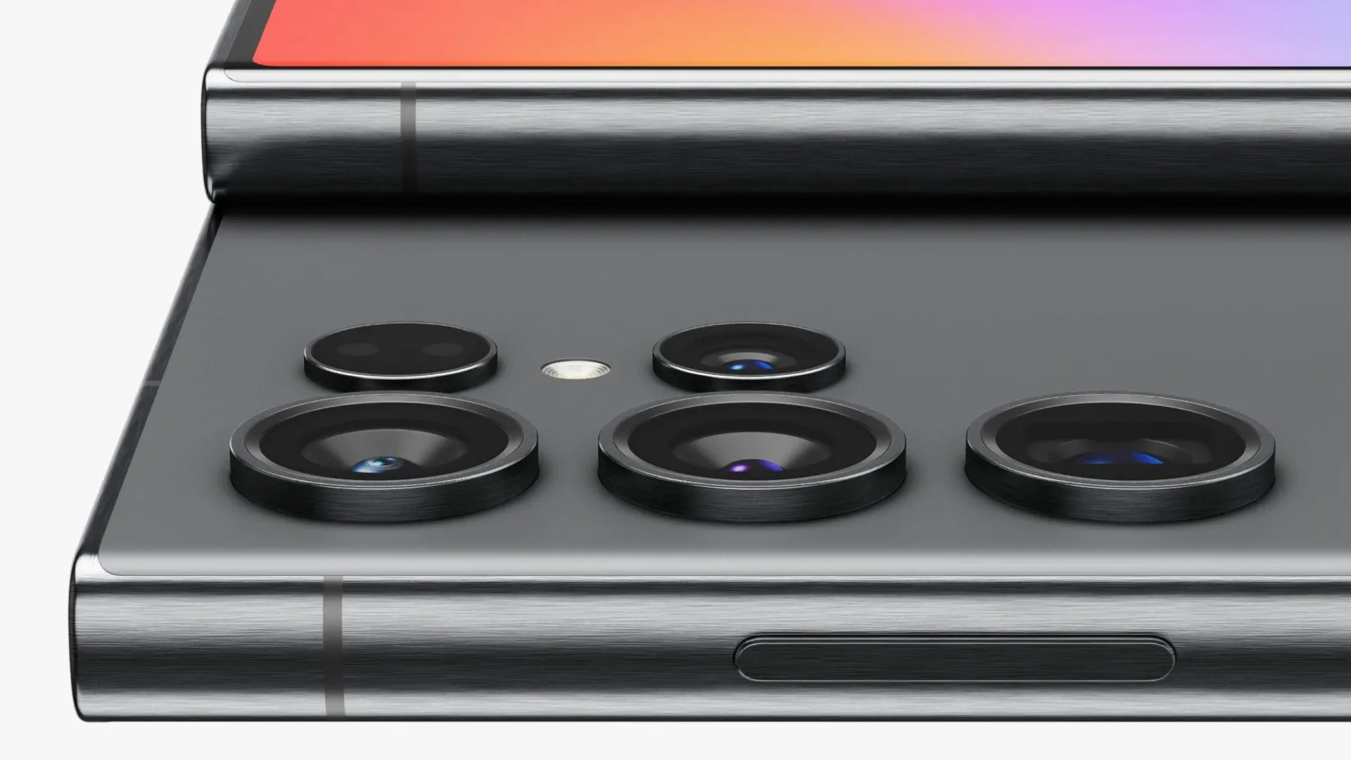 Traseira do Galaxy S24 Ultra com foco em conjunto de câmeras