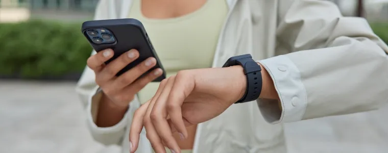 Capa do post: Como conectar smartwatch no celular: aprenda a fazer em diferentes dispositivos