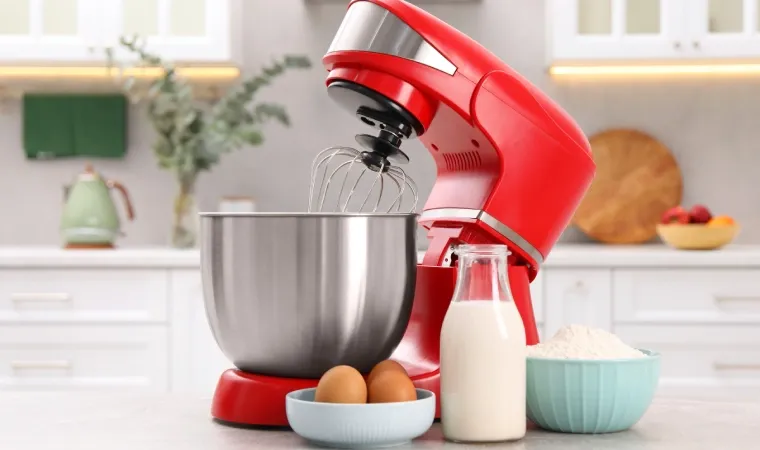 Uma batedeira planetária Black Friday vermelha.