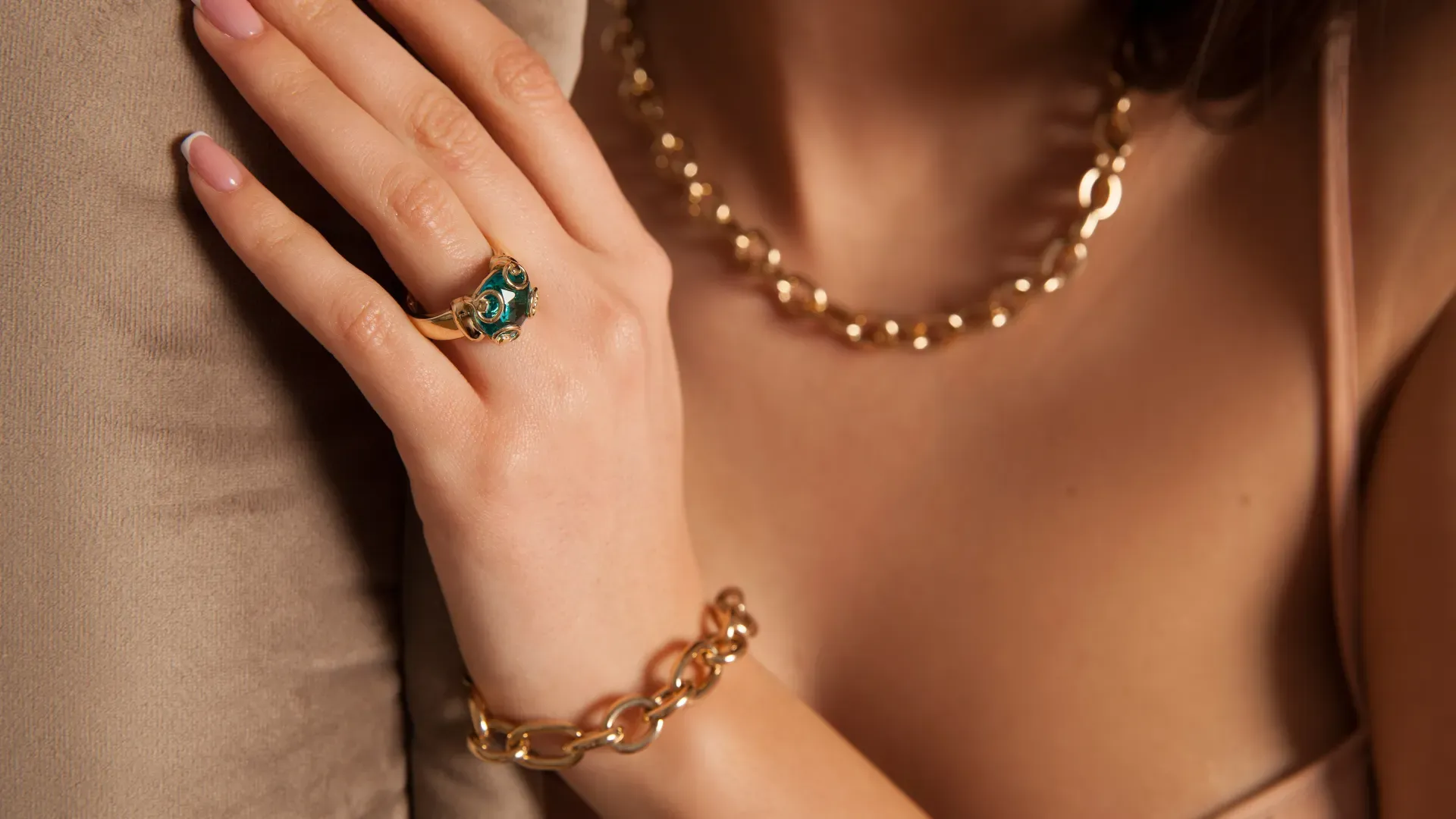 Aproveite a Black Friday para investir em lindas joias