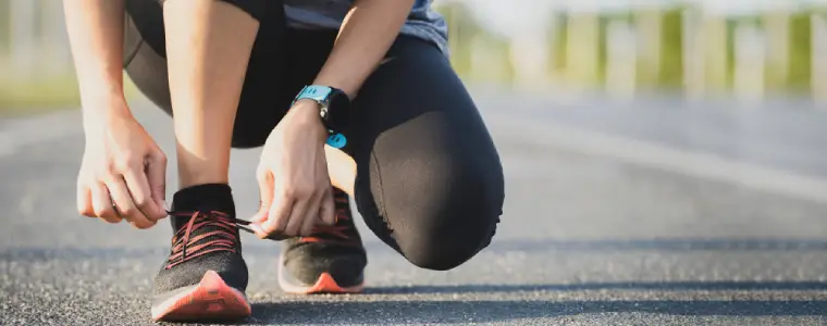 Tênis feminino Black Friday 2024: 5 melhores opções para o fim de ano