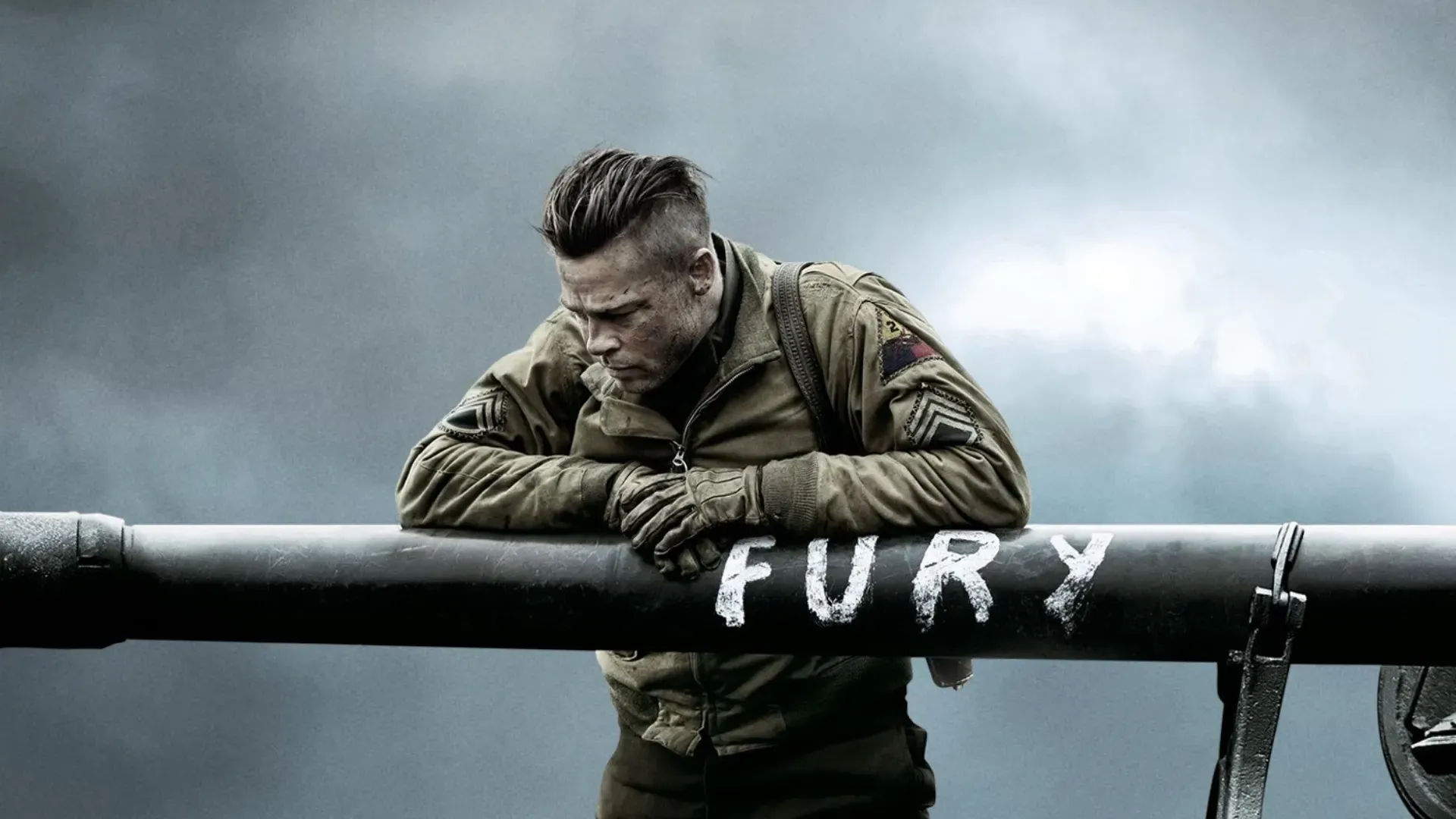 Personagem principal apoiado em um míssil, com a palavra “Fúria” escrita em inglês