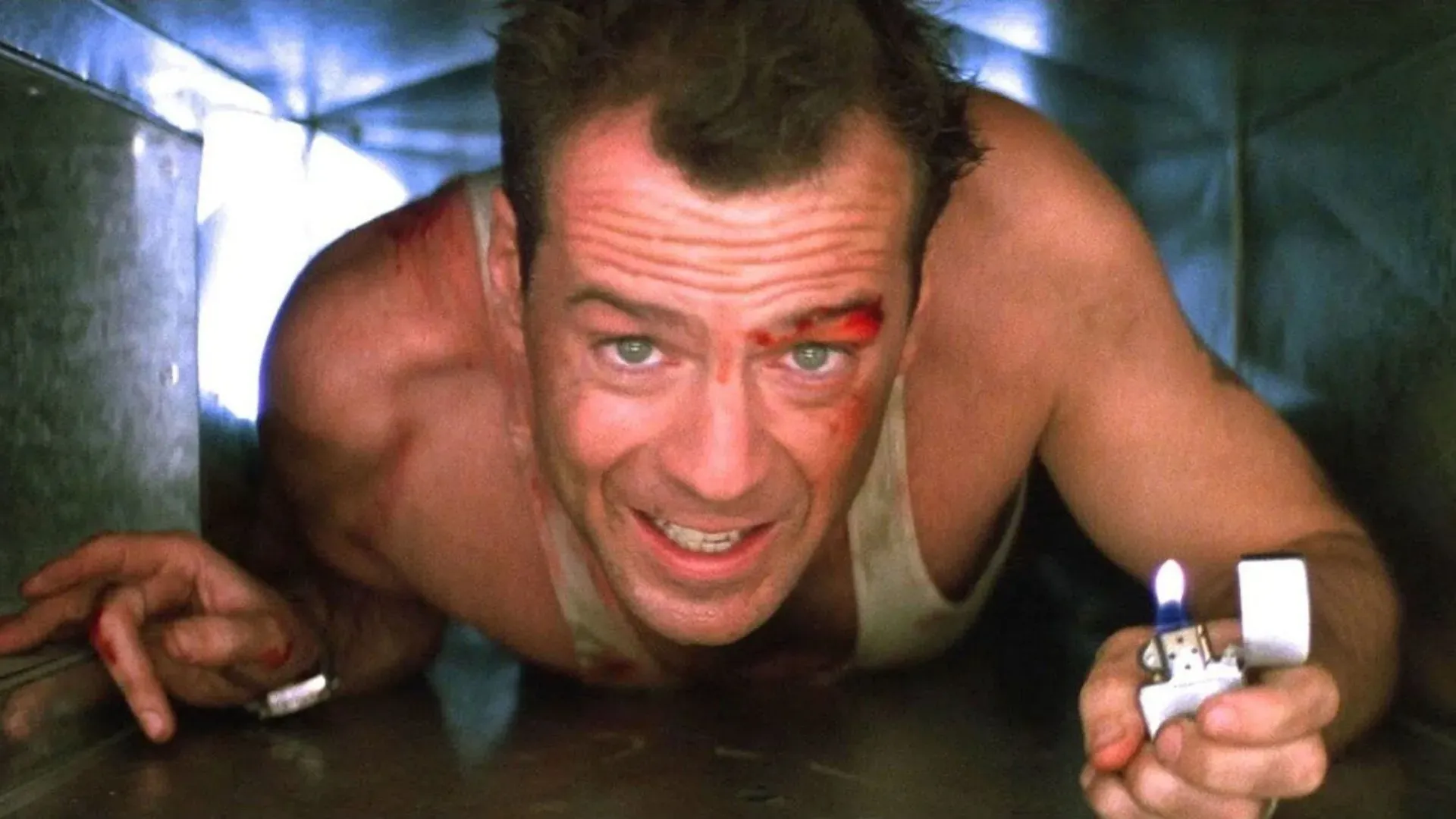 Personagem principal se esgueirando por um duto de ar