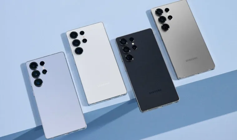 Imagem de quatro celulares lançamentos da Samsung da linha Galaxy S, um ao lado do outro 