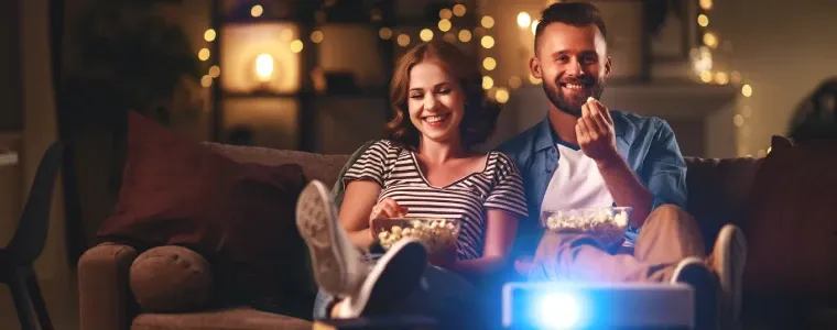 TV ou projetor: qual é a melhor escolha para sua casa?