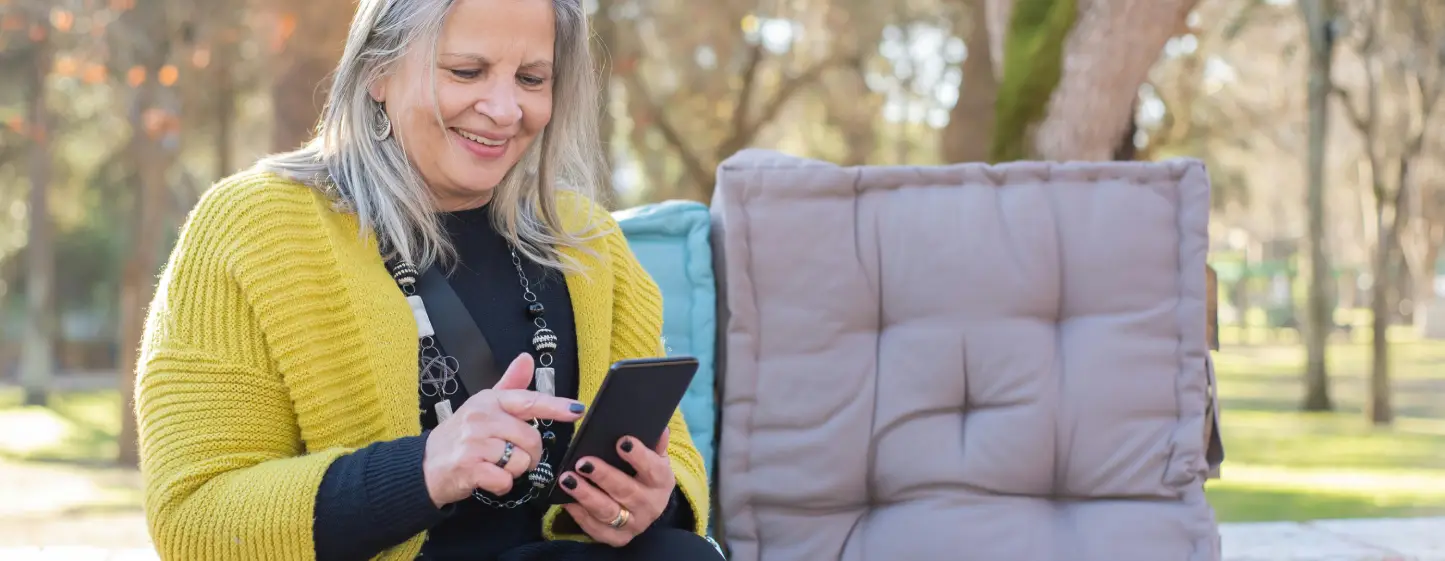 Celular para idoso: veja 5 modelos fáceis de usar para comprar em 2025