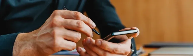 Celular com caneta: 5 modelos para comprar em 2025
