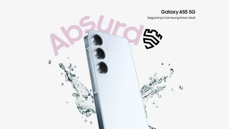 Traseira do Galaxy A55 ao lado das suas especificações de resistência