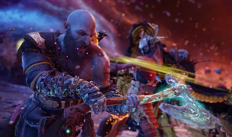 Imagem do jogo God of War: Ragnarok com o protagonista Kratos brandindo seu machado contra um inimigo 