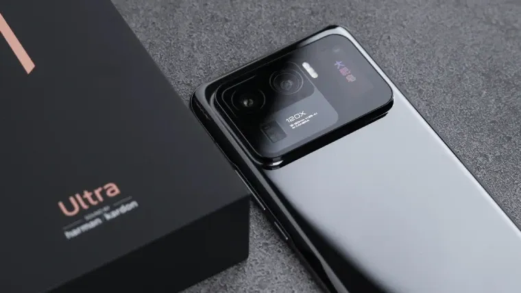 Imagem que mostra o design do Xiaomi Mi 11 Ultra