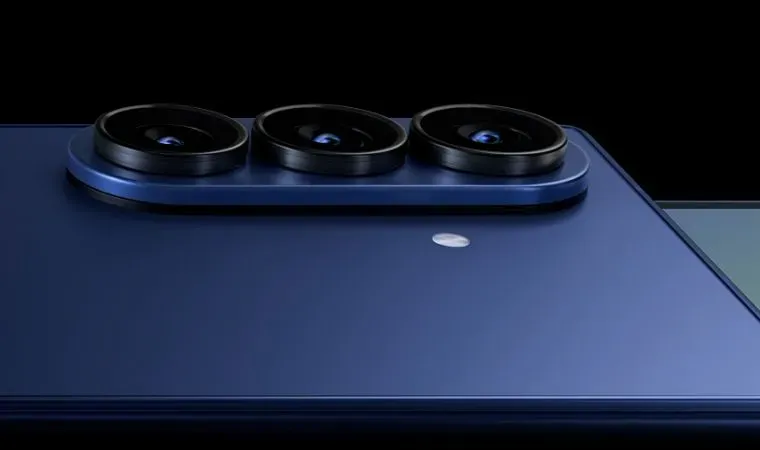 Imagem mostra detalhe de três câmeras de um celular  