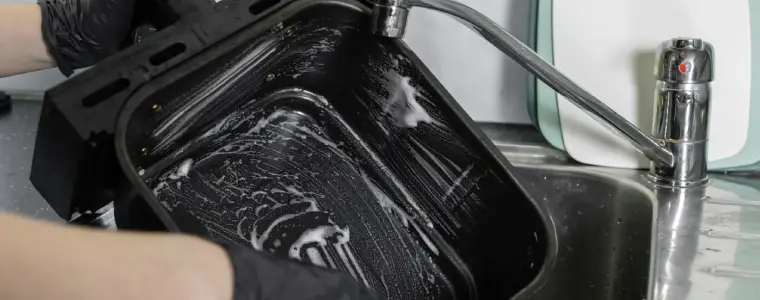 Capa do post: Como limpar air fryer: o passo a passo completo!