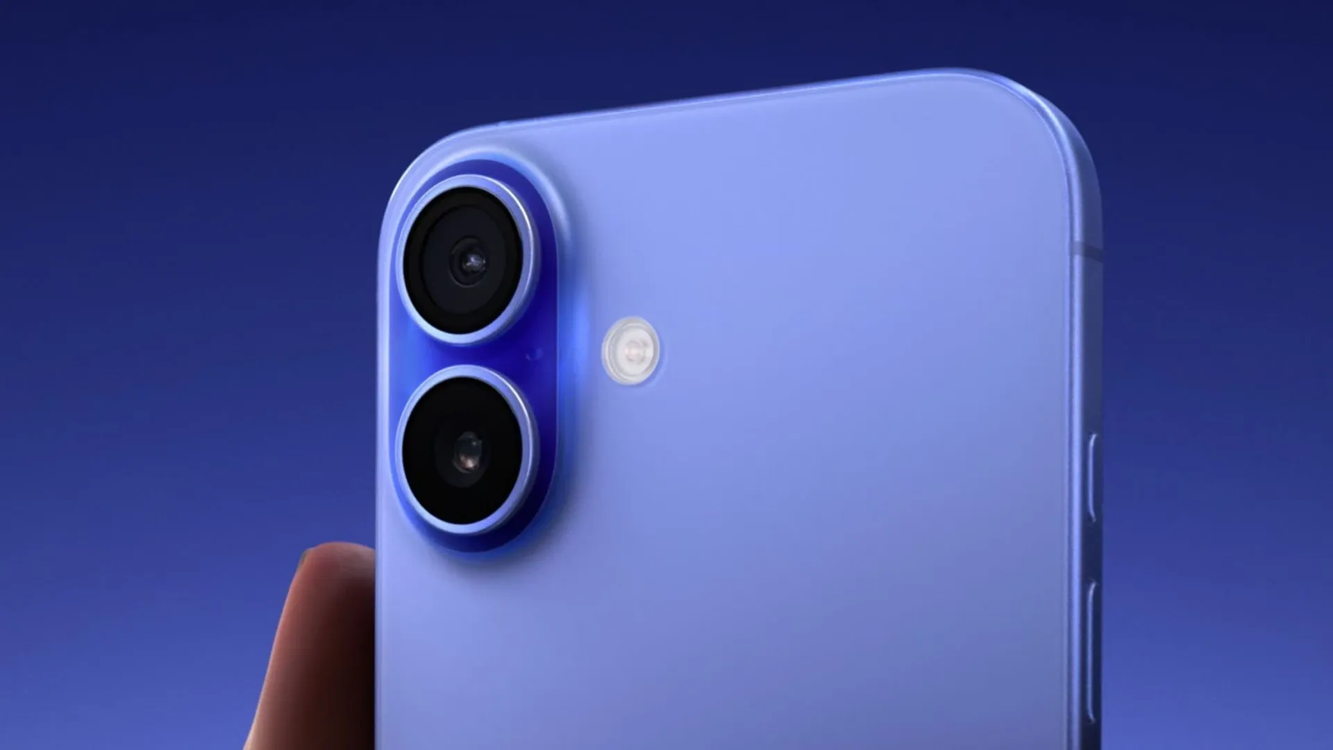 Imagem mostrando em detalhe as duas câmeras traseiras do iPhone 16 Plus na cor azul.