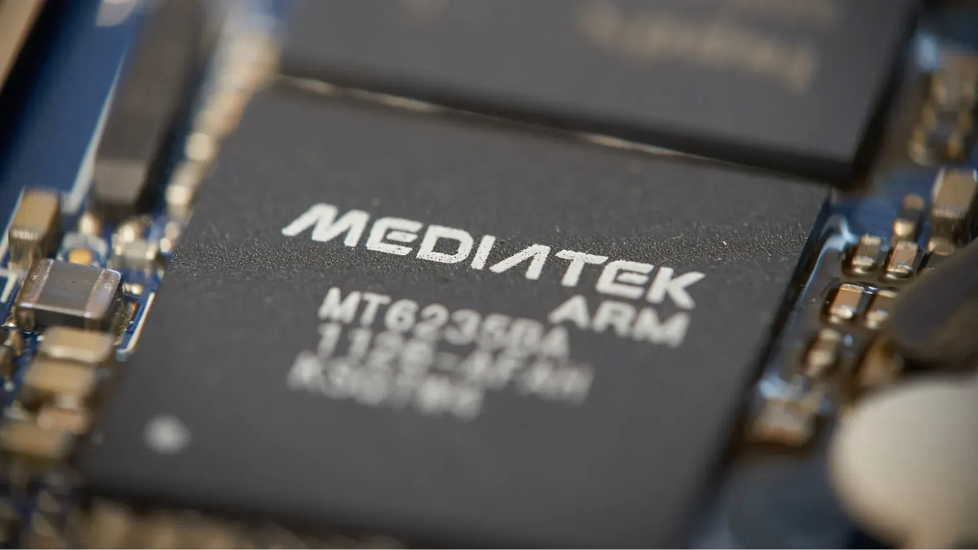 Imagem de um chip da Mediatek 