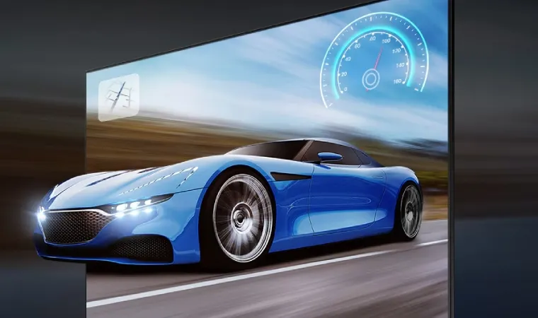 Imagem ilustra um carro esportivo saindo da tela da TV Samsung QN85D para demonstrar a velocidade da imagem.