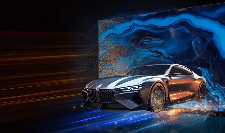 Imagem mostra carro saindo da tela da TV TCL C6K para ilustrar o desempenho em jogos.