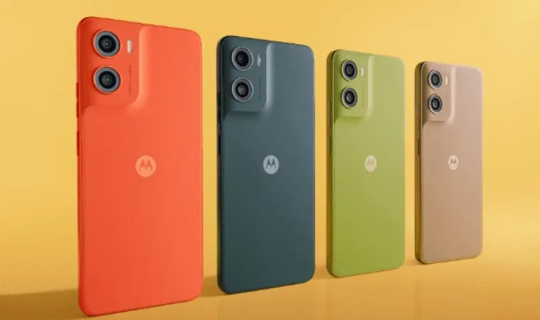 Quatro celulares coloridos estão lado a lado