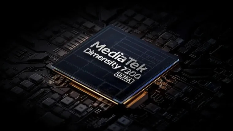 Close-up do processador MediaTek Dimensity 7300-Ultra no Redmi Note 14 Pro 5G.