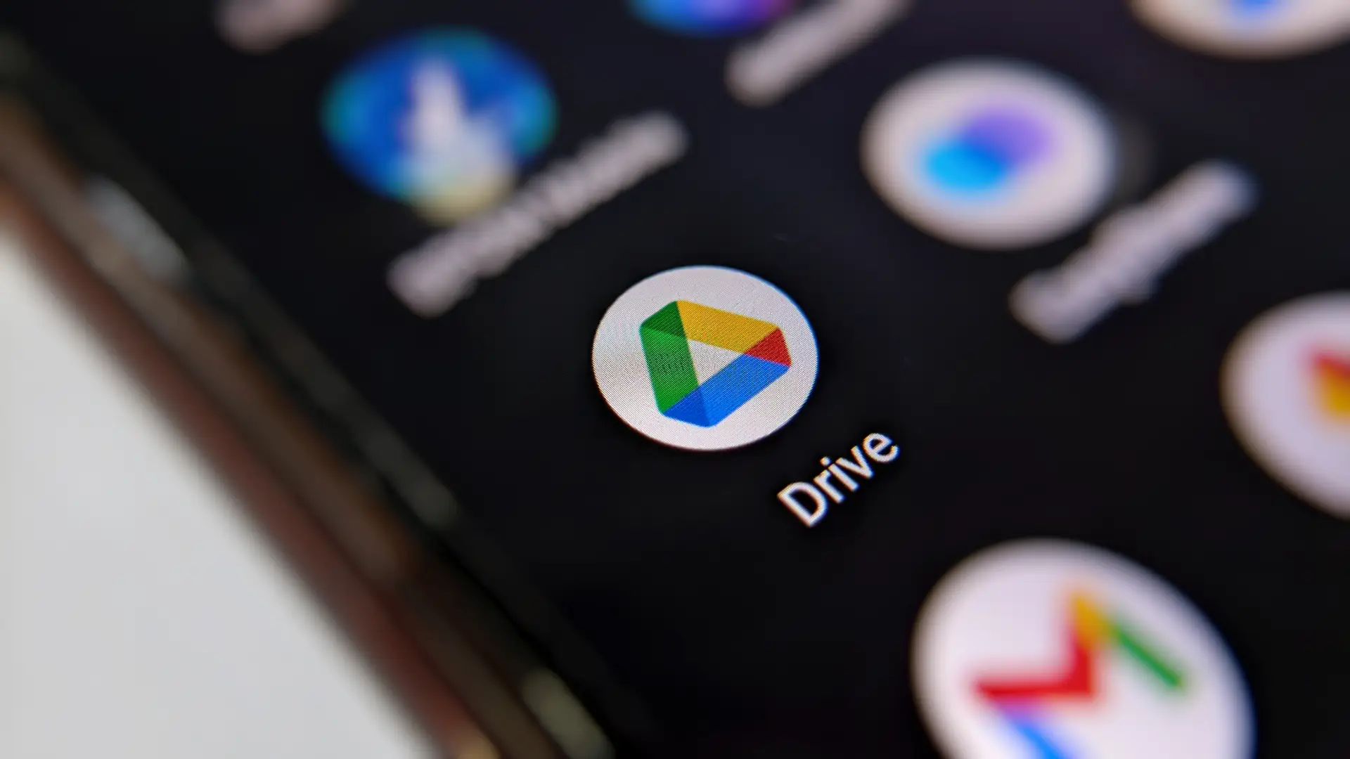 Imagem mostra detalhes de um aplicativo da Google no celular